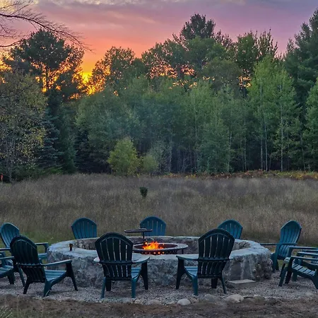 4 Seasons Bellaire Haven With Fire Pits And Game Room!